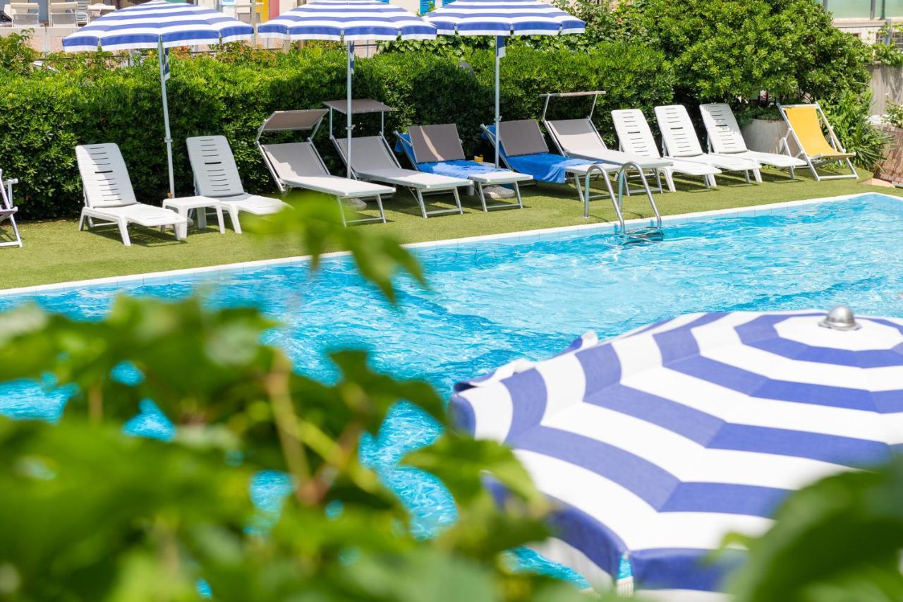 Hotel Caesar Cesena Bagian luar foto