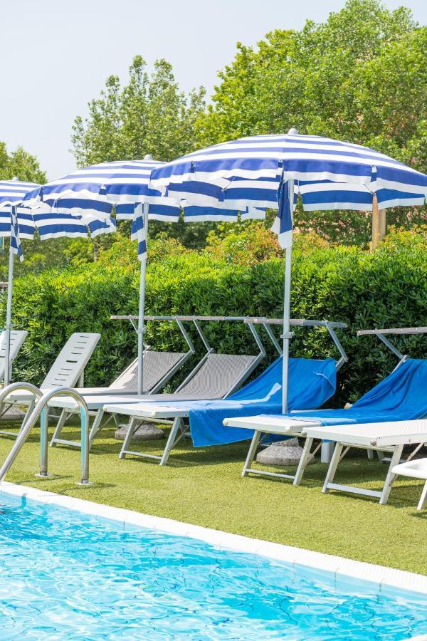 Hotel Caesar Cesena Bagian luar foto