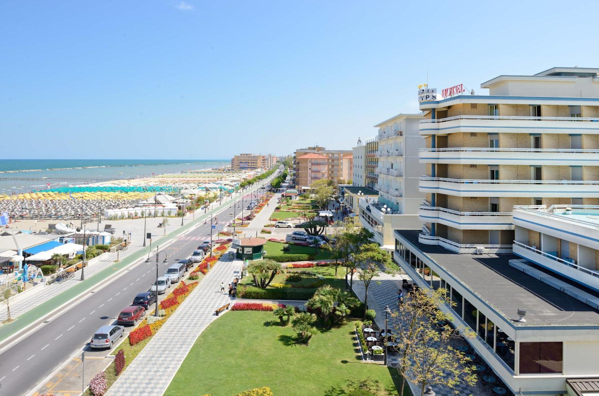 Hotel Caesar Cesena Bagian luar foto